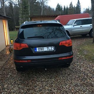 Audi Q7 4.2 V8 240kW