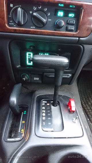 Jeep Grand Cherokee Limited 5.2 V8 156kW