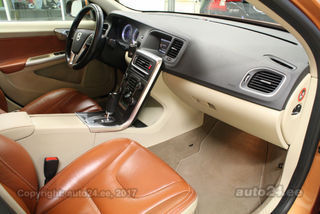 Volvo S60 ADVANCED SAFETY EXTERIOR DESIGN PACK 2.0 D3 120kW