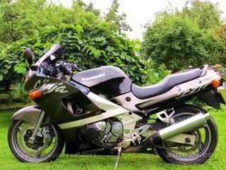 Kawasaki ZZR 600 0.6 r4 72kW